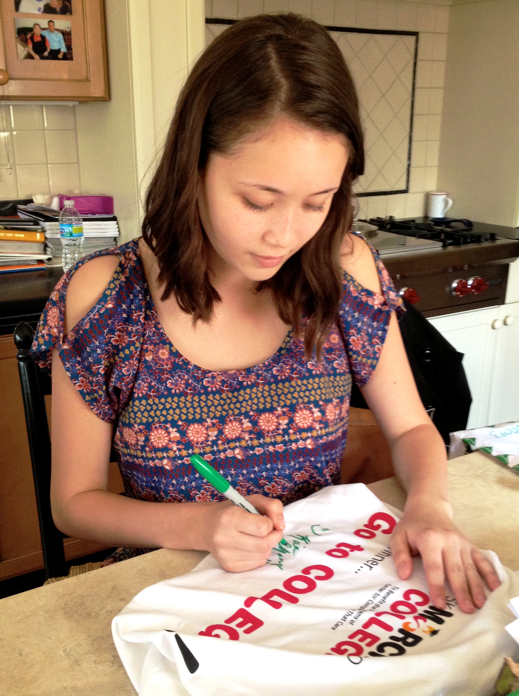 Katie_Chang_Signing