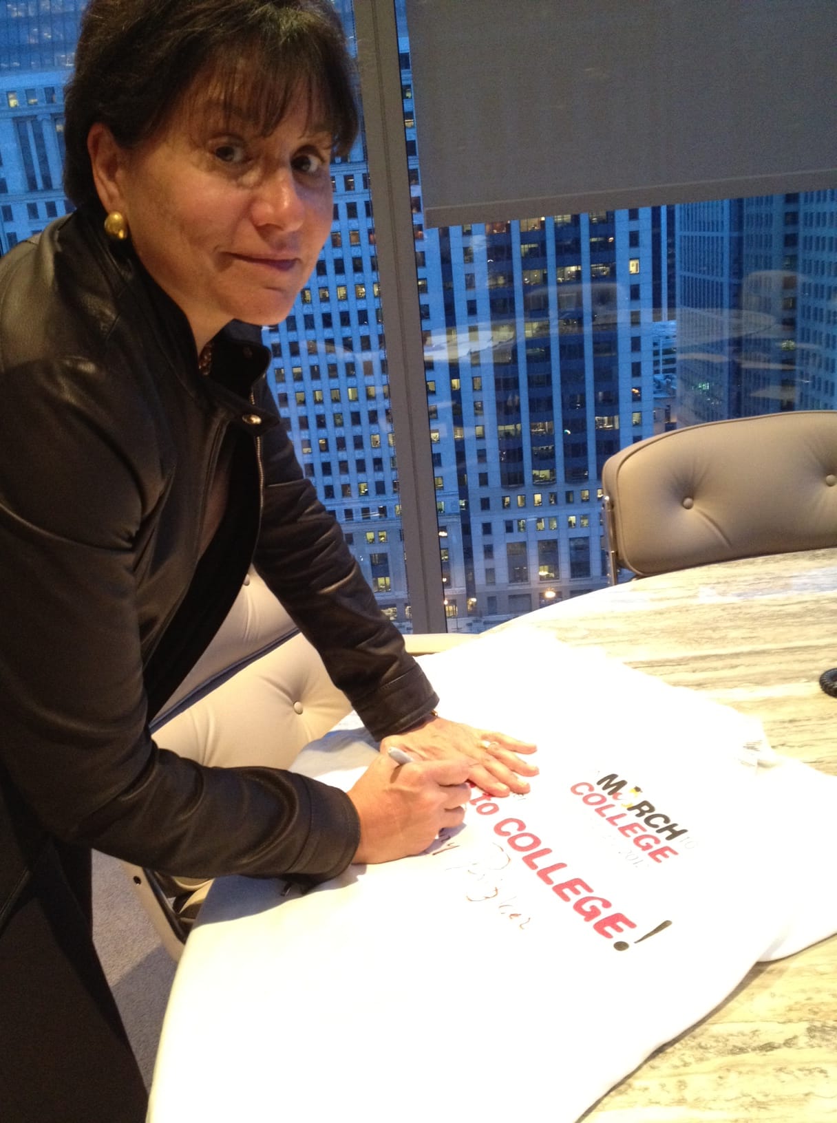 Penny_Pritzker_Signing2
